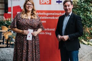 Landtagskandidatin Anna Peters und Bundestagsabgeordneter Sebastian Hartmann